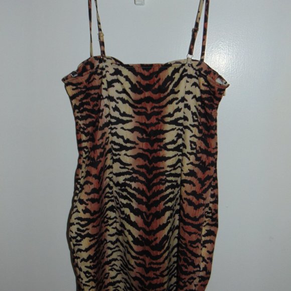 Pretty Little Thing size 6 Sleeveless Tiger Striped Ruched Mini Dress Bodycon - Picture 4 of 7